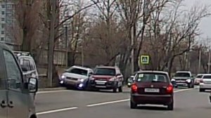 дтп 01.02.2025 возле автосервиса нанесена 359, Ростов-на-Дону