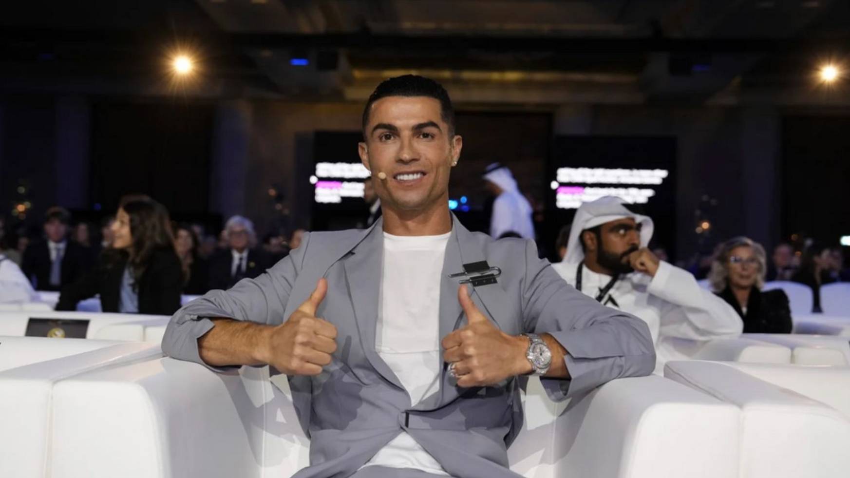 Один из величайших футболистов в истории. Криштиану Роналду исполнилось 40 смотреть онлайн