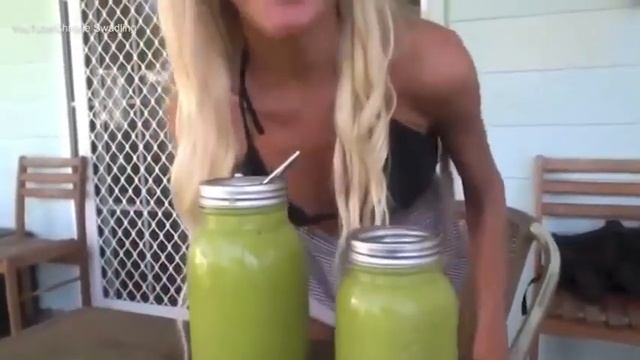 'There was a devil in my head telling me to be skinny': Tragic teen dropped her weight to just 30 K смотреть онлайн