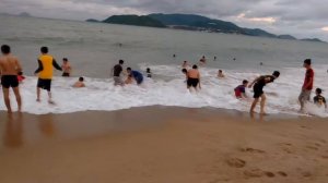 Волны в Нячанге