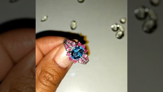 Кольцо с Лондон Топазом и Рубинами смотреть онлайн