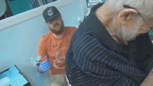 ЗЛОЙ ДЕД НАБИЛ ТАТУ В ЧЕСТЬ 2000000 ПОДПИСЧИКОВ