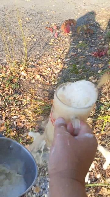 Раздолбали кег с пивом и пьём из струи)) #винокурняфомаменделеев
