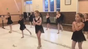 Young Junior Ballet class (age 7-10)