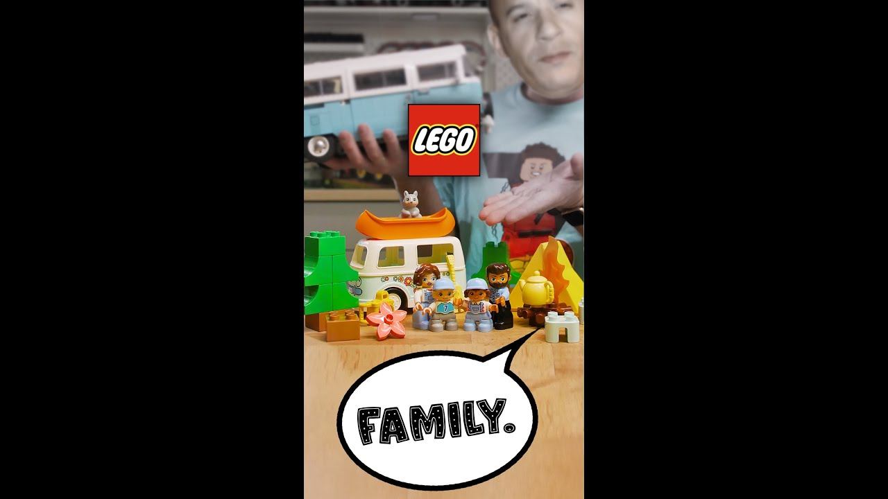 ВЕСЕЛЫЙ DUPLO 2+ против скучного 18+ VW T2. LEGO DUPLO 10946 Family Camping Van Adventure. смотреть онлайн