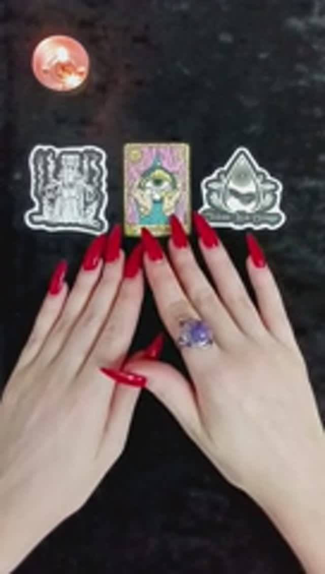 Какая сила в вас сейчас активируется? ✨ Подсказки свыше через оракул.