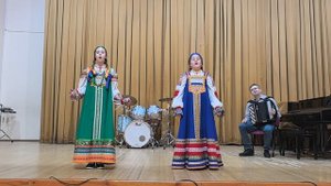 Семяшкина Анна и Никулина Вероника, "Шондо баной" календ.коми песня, "Индира дида"коми частушки