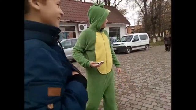 Хороший динозавр! | Бурштин | Burshtyn | смотреть онлайн