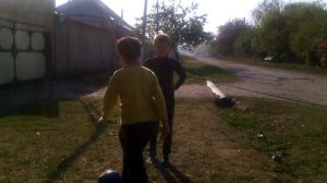 2 способа как прокинуть мяч в очко соперника