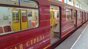 Красная стрела на станции Румянцево