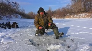 Зимняя рыбалка  в феврале на речке