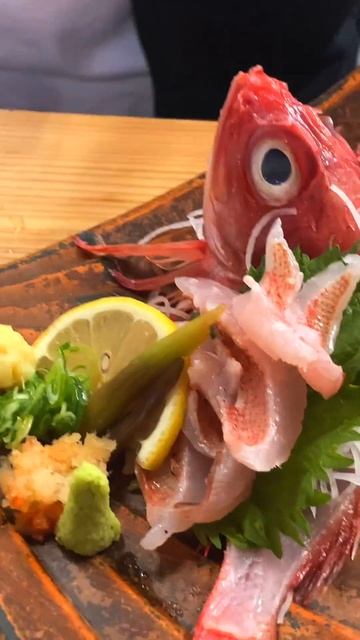 Japan Sashimi that will make you KINKI キンキ姿造り #shorts смотреть онлайн