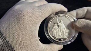 Купил гигантскую монету. Зачем нужны унцовки, когда есть это...