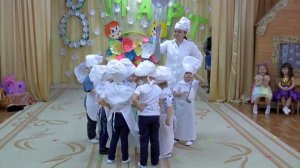 Очень смешной танец поварят