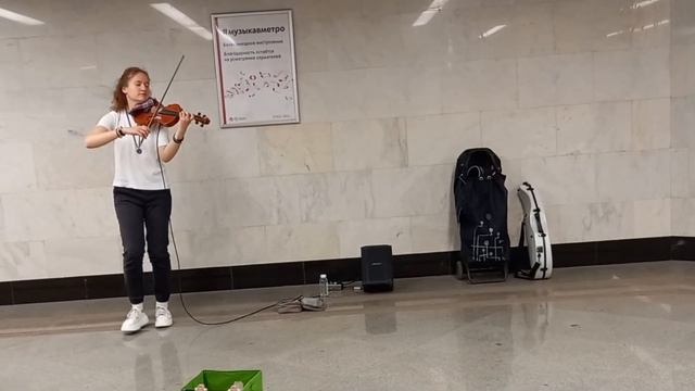 МУЗЫКА В МЕТРО! А НУ-КА, ДЕВУШКИ!!! смотреть онлайн