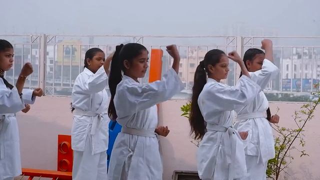 Ek Tara Video supported by The Burlap People смотреть онлайн