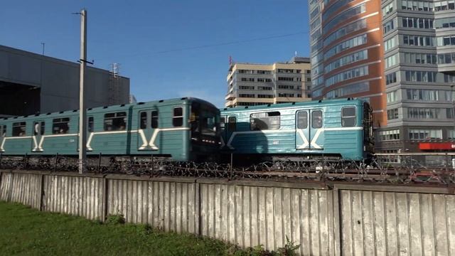 Московский Метрополитен 81-717/714 серии 0188 и 0152 + 0084 и 0138 на станции Технопарк