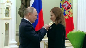 Владимир Путин в Кремле вручил премии в области наук и инноваций для молодых ученых