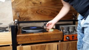 Lenco L75 classic vs Lenco L75 upgrade .