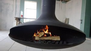 Подвесной камин с крутящейся топкой