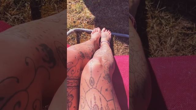 Nackte Beine&Füsse😱 смотреть онлайн