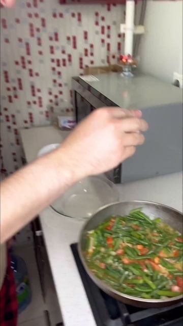 Ильнат Фархуллин «Люблю готовить»Тилапия с овощами. #ИльнатФархуллин #ILNAT#домашняяеда #вкуснаяеда смотреть онлайн