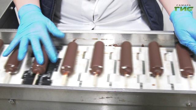 Первый заместитель главы Самары Юлия Ашуркова побывала на предприятии по производству мороженого