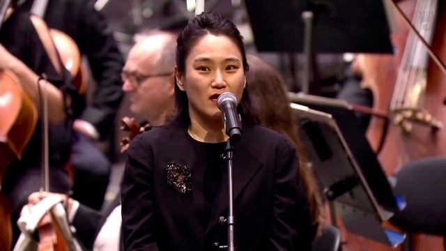Han-Na Chang Talks : a short intro to Shostakovich and Brahms смотреть онлайн