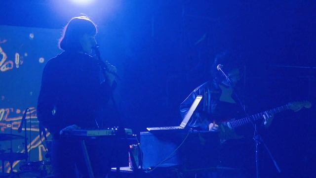 Cosima+Bade 'I Wanna Be Your Dog' Vivo en el Teatro Mandril 2022.10.21 смотреть онлайн