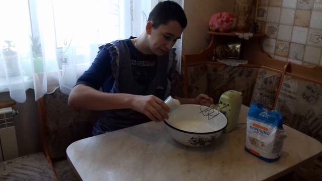Recipe for traditional Ukrainian pancakes / Рецепт традиційних українських блинців смотреть онлайн