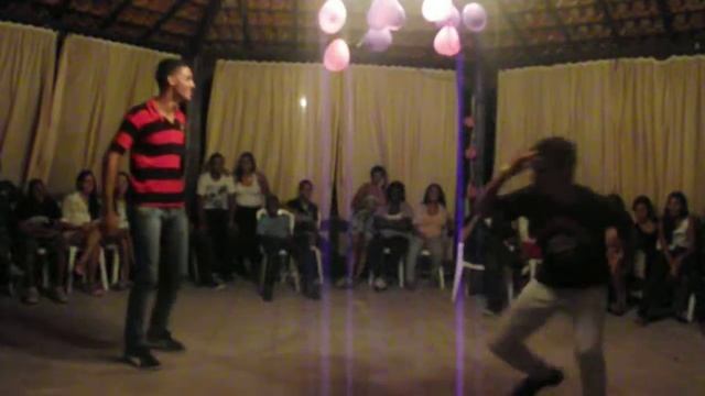 Duelo Caio Chaves e Weverson Moraes - AcampSina 2013 смотреть онлайн