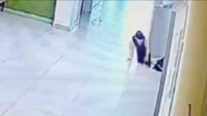 В якутской школе-интернате педагог выкинул ребенка-инвалида из класса