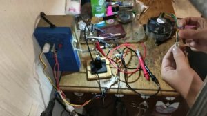 как определить питательный и управляющий провод вентилятора