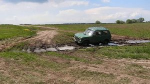 Ваз 2121 "Нива" в грязи.