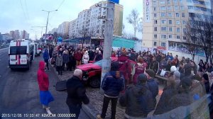 Иномарка влетела в столб напротив дома 40 по ул. Притыцкого.