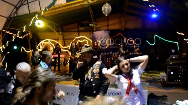 EL PEPINO FELIZ -Sweet Child O' Mine (Live in Malovata) смотреть онлайн