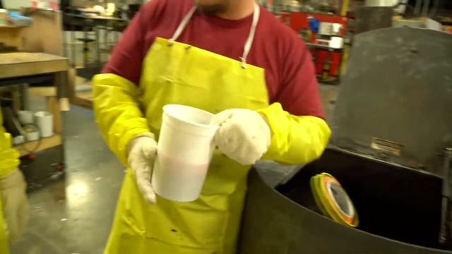 How to pour plastic: American Made - Omni Technologies Part 2 смотреть онлайн