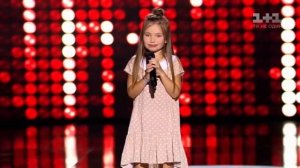 МОНАТИК ПЛАЧЕТ! У ДЕВОЧКИ ГОЛОС АНГЕЛА!