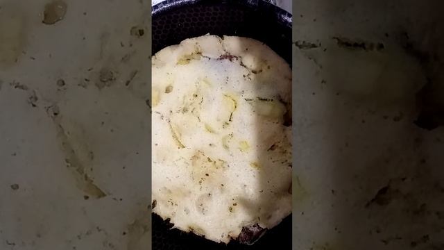 тушёная рыба под подушкой из манки.
