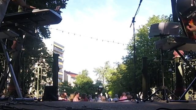 GUINGUETTE à BOURG en BRESSE avec CORINNE MB et GIGI смотреть онлайн