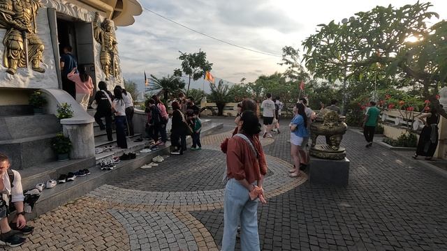 Статуя Будды смотреть онлайн