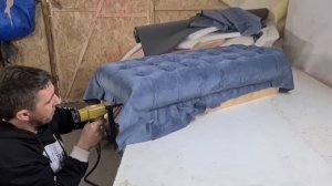 Пышная банкетка в каретной стяжке.  Делаем банкетку легко. Как сделать пышную банкетку.