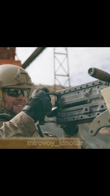 Попали в ловушку. Переводчик #shorts #кино #фильмы смотреть онлайн