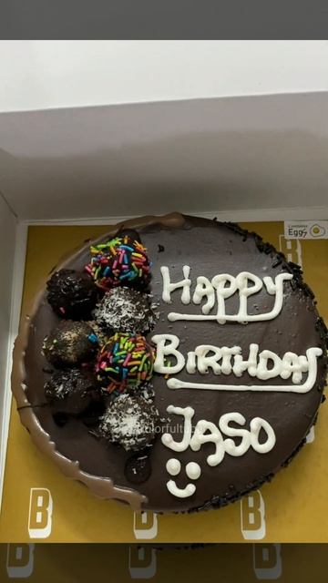 Exotic chocolate truffle cake from Brownie studio / Yummy chocolate cake #chocolatetrufflecake #cak