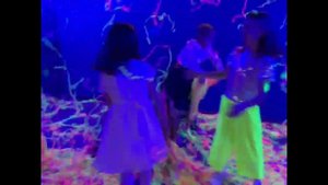 Неоновое бумажное шоу лофт в Зеленограде