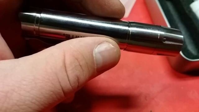 ThruNite T10T Titanium AA EDC Flashlight Review смотреть онлайн