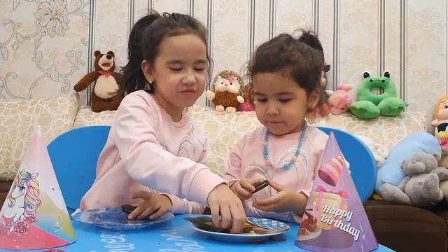 ВКУСНАЯ VS НЕВКУСНАЯ Еда Челлендж / TASTY VS TASTELESS Challenge смотреть онлайн