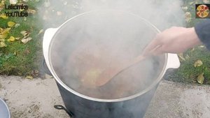 Узбекский плов на костре .Готовит чеченка!