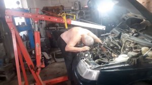 снимаем двс с 10ки с помощю крана гуся