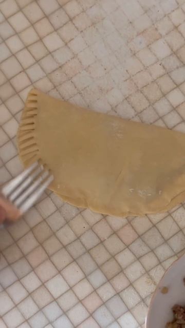 ЧЕБУРЕК/ MEAT PIE/ ГУШТЛИК ЧЕБУРЕК. #shorts#foodblogger#cheburek#onlinekitchen#